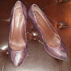 B Makowsky heels